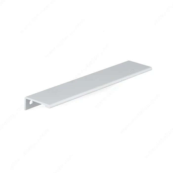 Modern Aluminum Edge Pull – 9898 by Richelieu | Premium Cabinet Hardware