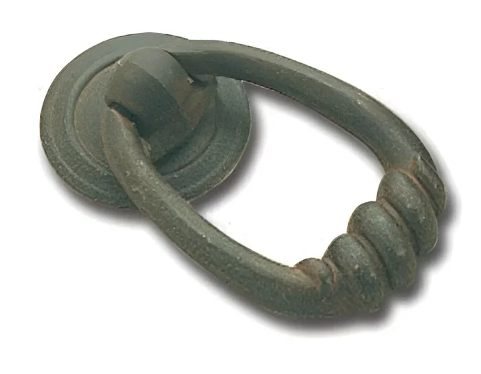 Pendant Pull Rustic Iron – BELWITH Cabinet Knobs & Pulls