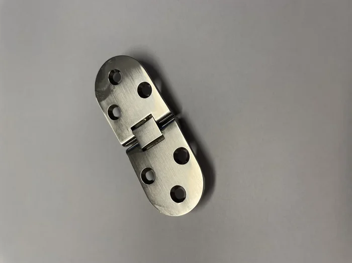 Self-Supporting Hinges for COCKTAIL by Richelieu