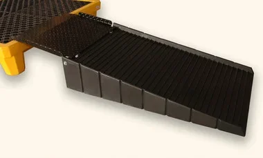 UltraTech Ramp – Polyethylene with 8″ Steel Plate – 0676